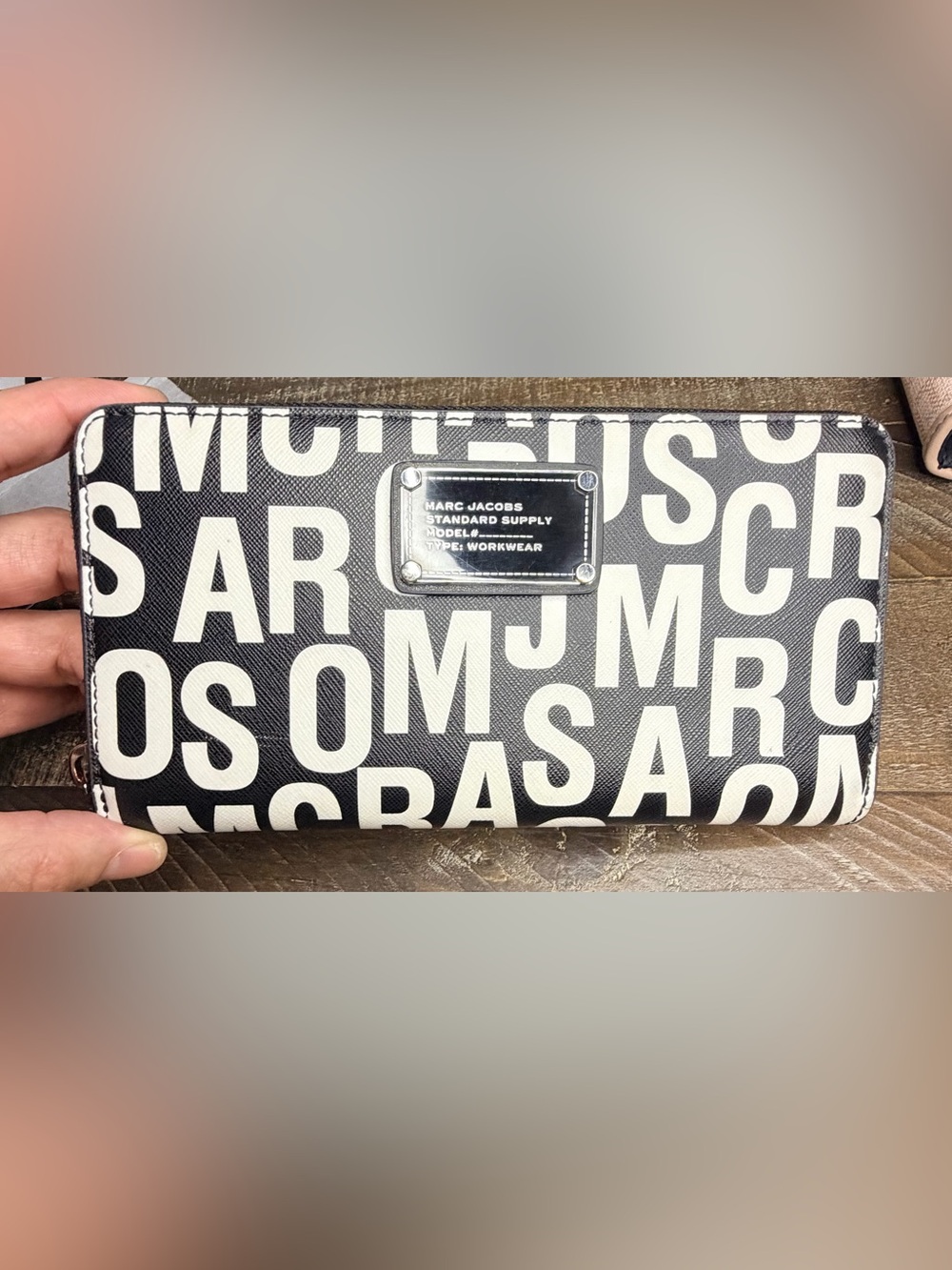 Title:
Marc by Marc Jacobs Standard Supply Workwear Black & White Zip Wallet - Picture 3 of 5